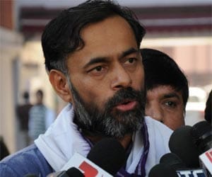 Yogendra Yadav may lose gurgaon seat