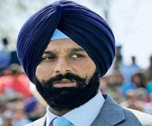 protest against vikram singh majithia