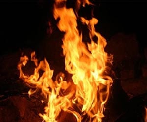 Illicit relationship was angry mother, Immolation