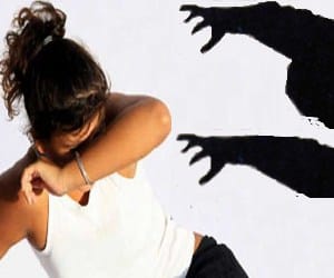 Drinkers attacked on women by knife