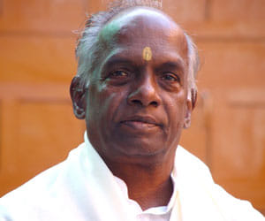 govindacharya target modi govt