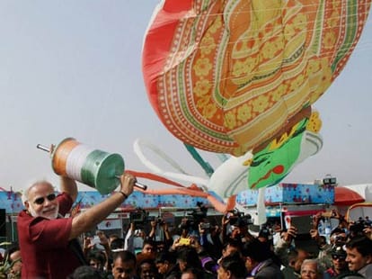 modi attacks kejriwal and aap on the issue of simplicity and honesty