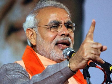 modi attacks kejriwal and aap on the issue of simplicity and honesty