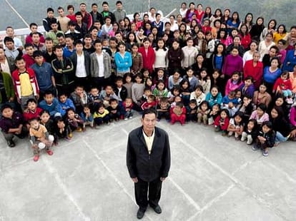 world's biggest family