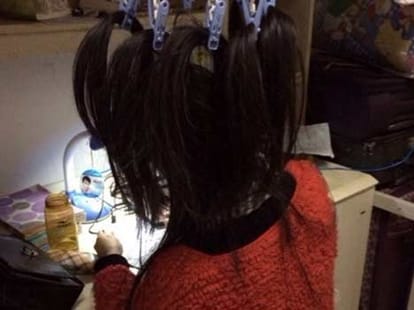 Chinese students tie their hair
