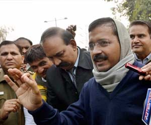 kejriwal will stage dharna in delhi
