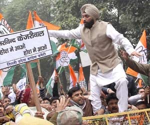 congress comes support to guest teachers in delhi