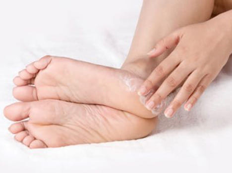 home remedies to heel cracked feets