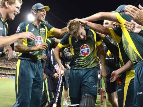australia beat england in 2nd odi by 1 wicket 