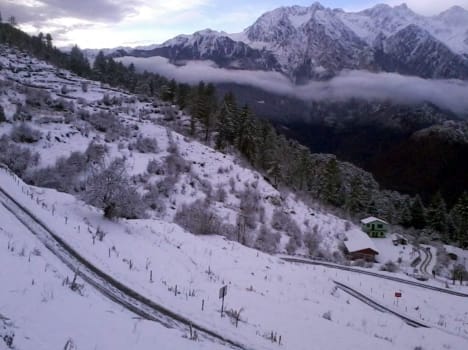 heavy snow fall on mountains