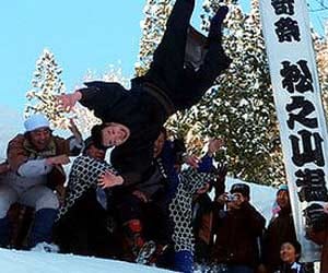 bridegrooms_throwing_japan