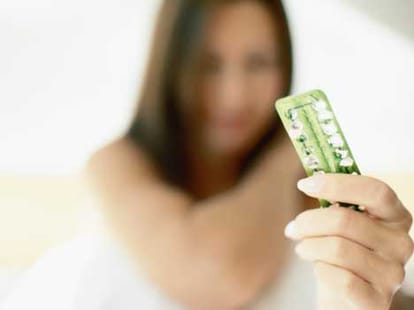 Newer Birth Control Pills Raise Blood Clot Risks, Too