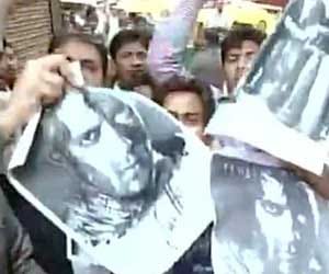 protest against the film Jai Ho in ahmedabad