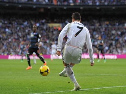 Football: Ronaldo becomes richest footballer in world 