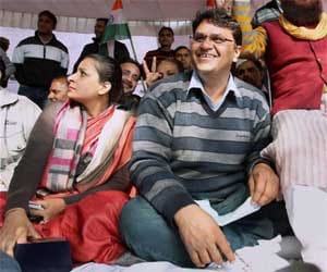 binny defers his fast, bjp mla's protested in delhi secretariat