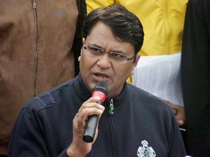bjp will form government in delhi by including three other mla