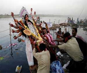 why murti visarjan in water