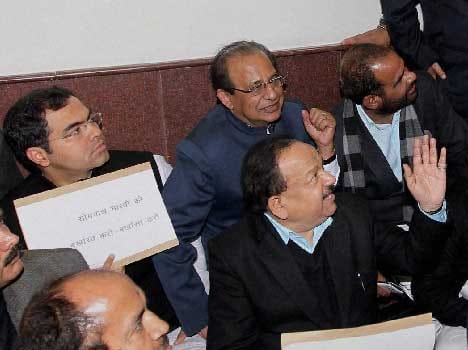 delhi highcourt imposes penalty on harsh Vardhan and naseeb singh