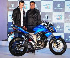Suzuki Gixxer street bike unveiled in India