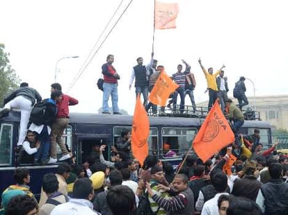 jnu gives a notice to student union president and joint secretary
