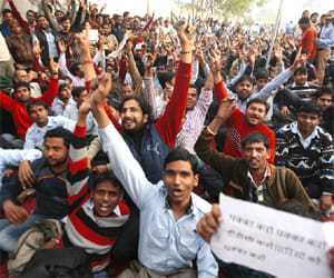 dtc bus strike against kejriwal government