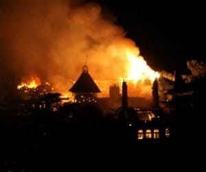 4, including three children burnt alive