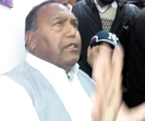 rampage in front of chandigarh congress president 