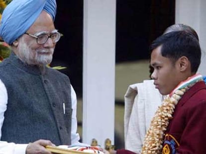 harish mehra first bravery award winner for saveing life of nehru