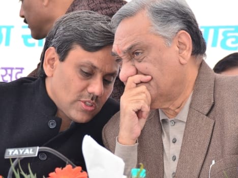 vijay bahuguna before resignation