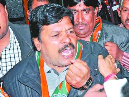 conflict in between supporters of chandigarh bjp