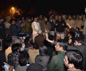 upsc students gherao of rahul gandhi house