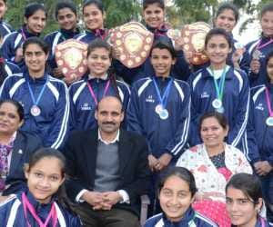 girls team of chandigarh became a fencing champion in school Games