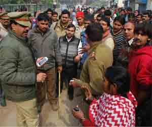 minor dead in building accident noida