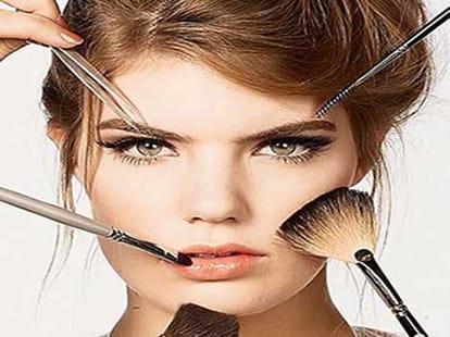 less makeup females are more attractive