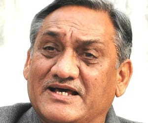 vijay bahuguna challenges cm harish rawat.