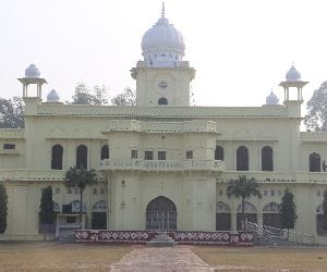 lucknow university students get health card