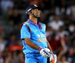 ms dhoni in trouble 