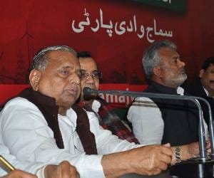 maulana madni not happy with mulayam's politics