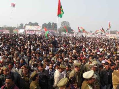 maulana madni not happy with mulayam's politics