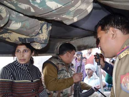 mob attack on peace party leader geeta