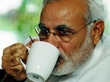 social acitvists bring ram rahim tea against modi tea 