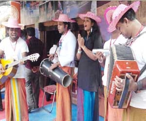 shrilanka youth group is crazy for bollywood