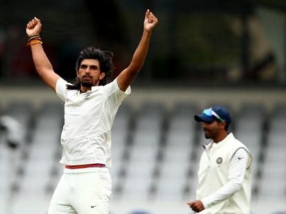 17 wickets falls in 3rd day of auckland test 