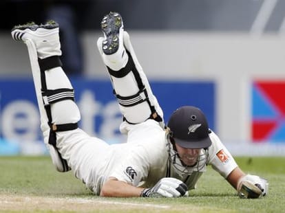 2nd day in auckland test 