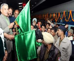 new weekly train from Chandigarh to Indore now start