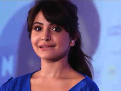 anushka sharma come back in mumbai