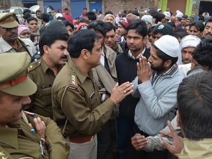 maulana in bareilly angry with akhilesh and mulayam