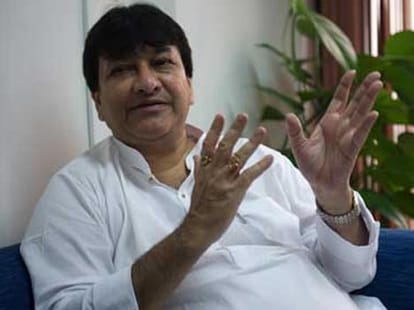 Congress happy with delhi budget