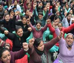 BSNL employees protest