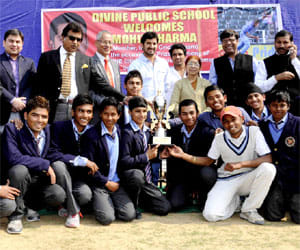 dc model school win cricket tournament